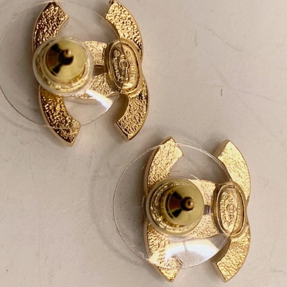 Authentic Chanel CC Earrings With Pearl Gold Hardware Brand New In Box - Picture 6 of 8